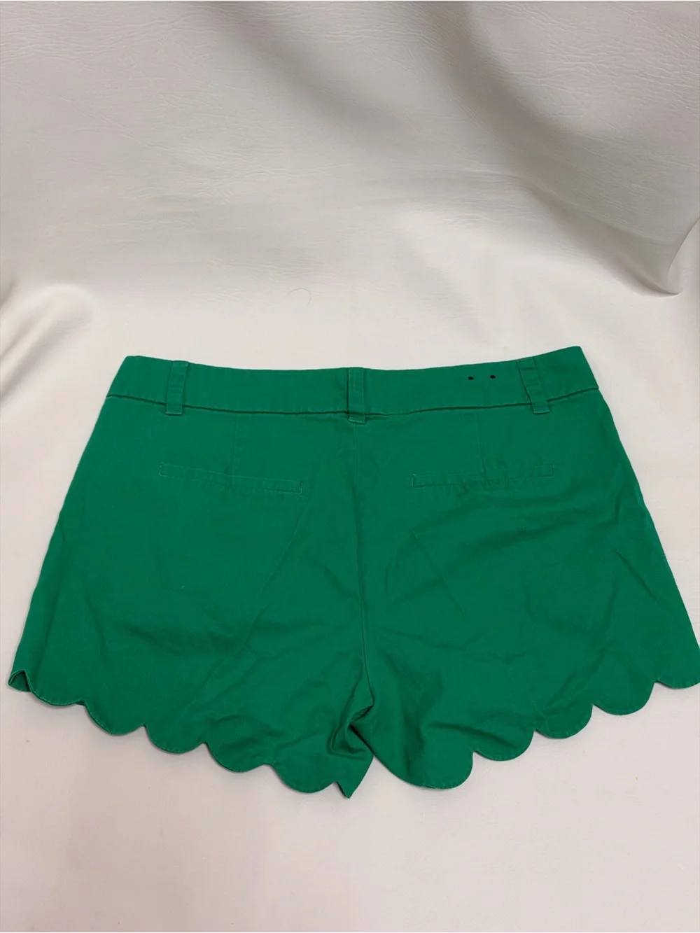 I.Crew Scallop Hem Women's Green Shorts size 8